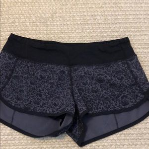 Lululemon speed shorts, not speed up. Exc find